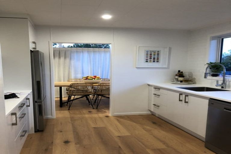 Photo of property in 54 Awaruku Road, Torbay, Auckland, 0630