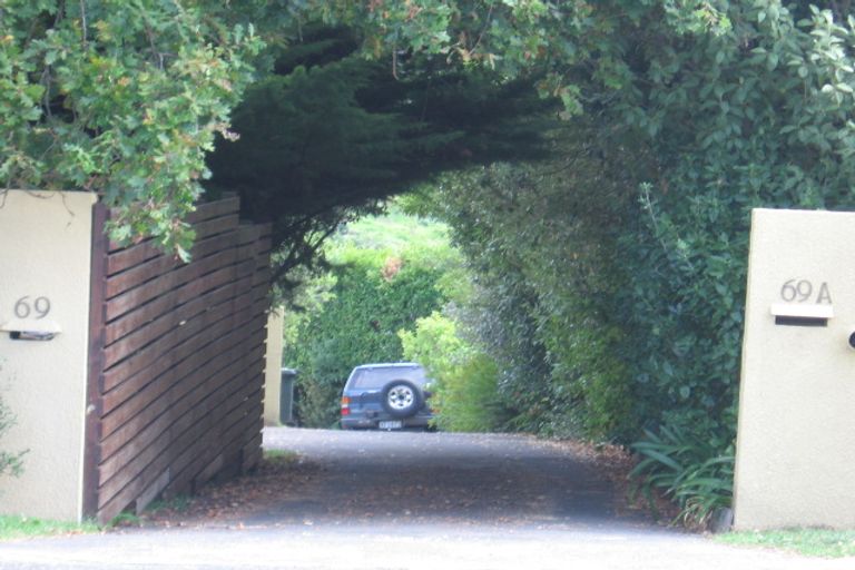Photo of property in 1/69 Browns Bay Road, Browns Bay, Auckland, 0630