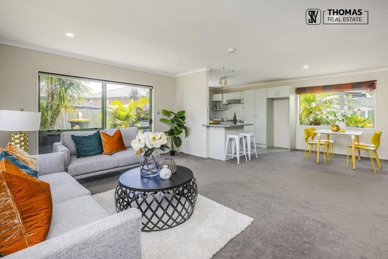 Photo of property in 5 Secoia Crescent, Mangere, Auckland, 2022