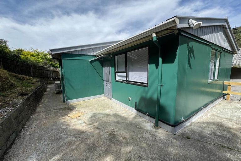 Photo of property in 1/65 Judd Crescent, Naenae, Lower Hutt, 5011