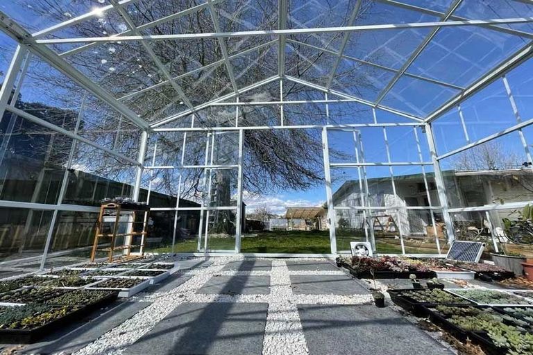 Photo of property in 108 Kemp Road, Massey, Auckland, 0614