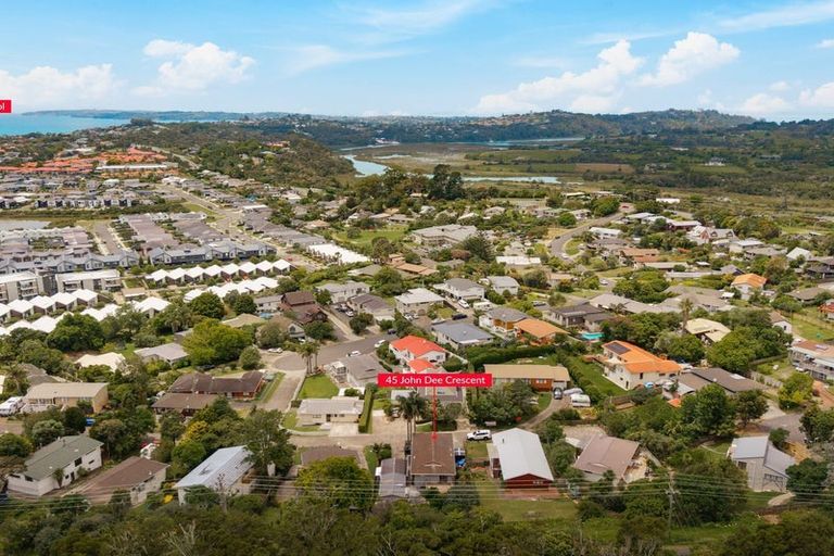 Photo of property in 45 John Dee Crescent, Red Beach, 0932