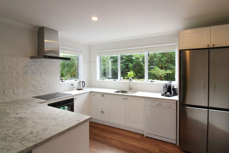 Photo of property in 28 Satara Crescent, Khandallah, Wellington, 6035