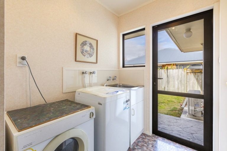 Photo of property in 3 Belgrove Drive, Waipukurau, 4200