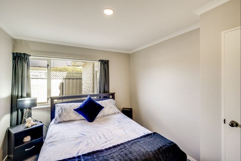Photo of property in 5 Flemington Place, Taradale, Napier, 4112