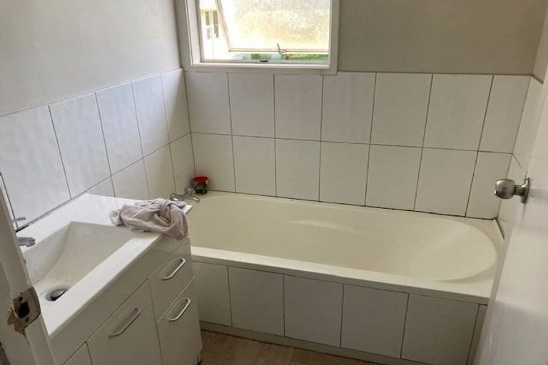 Photo of property in 3 Hobman Place, Manurewa, Auckland, 2102