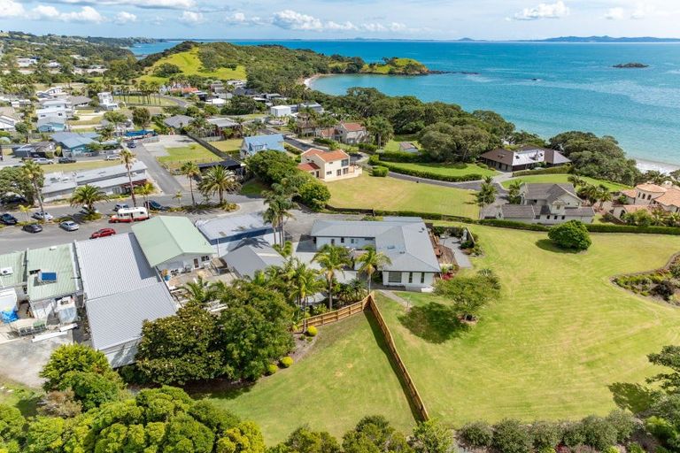 Photo of property in 2 Coopers Drive, Coopers Beach, 0420