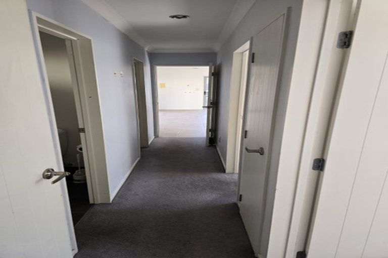 Photo of property in 10 Bushpark Place, Flat Bush, Auckland, 2016