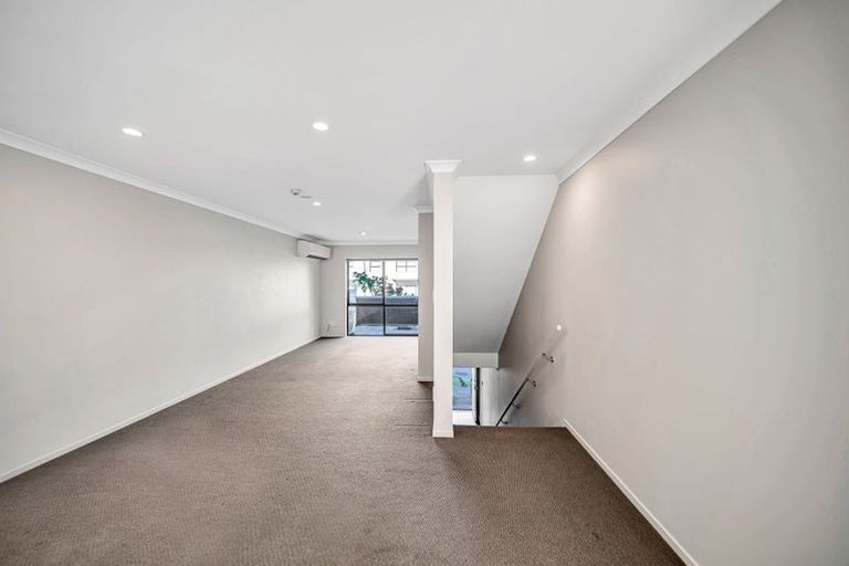 Photo of property in 9/46 Carlos Drive, Flat Bush, Auckland, 2016