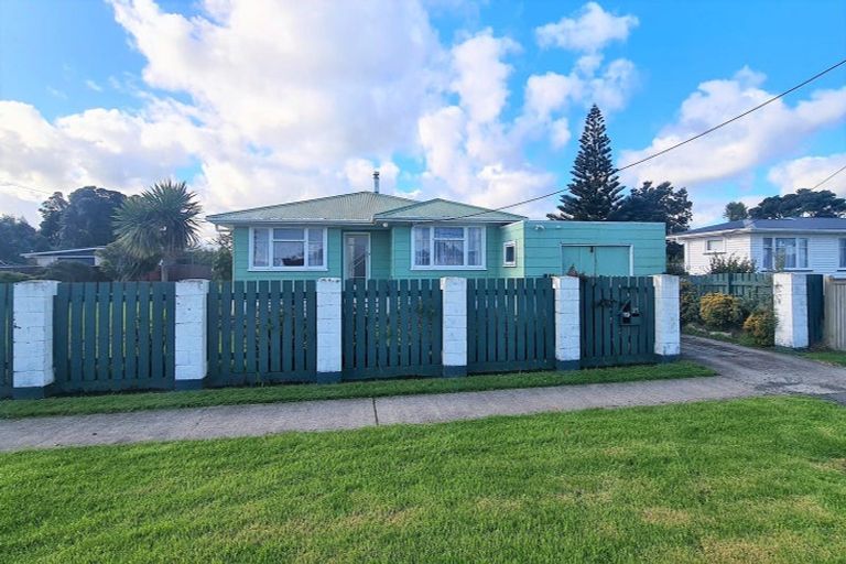 Photo of property in 35 Fox Street, Opunake, 4616