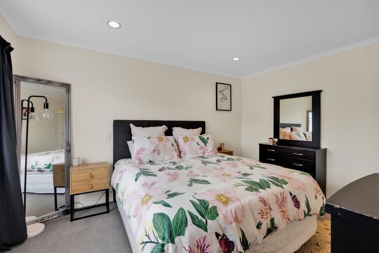 Photo of property in 2a Faber Place, Inglewood, 4330