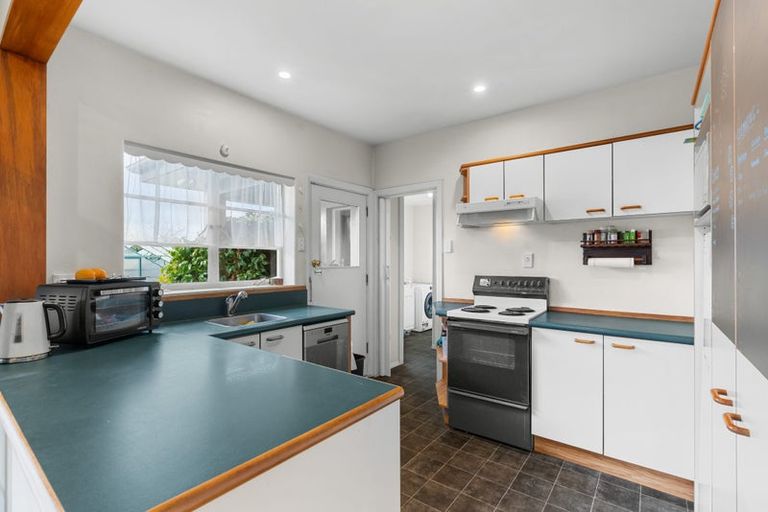 Photo of property in 144 Yaldhurst Road, Sockburn, Christchurch, 8042