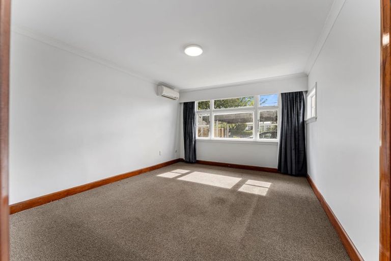 Photo of property in 1/43 Aorangi Road, Bryndwr, Christchurch, 8053