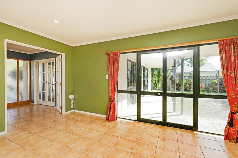 Photo of property in 5 Pukekura Place, Taradale, Napier, 4112