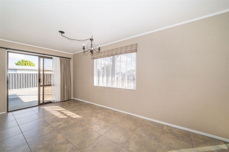 Photo of property in 9 Bruce Place, Highbury, Palmerston North, 4412