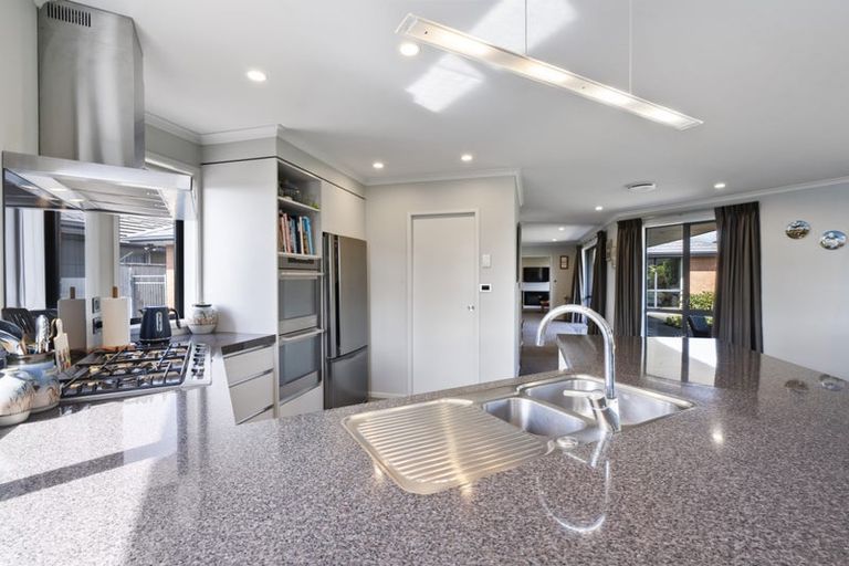 Photo of property in 9 Huetu Place, Bell Block, New Plymouth, 4312