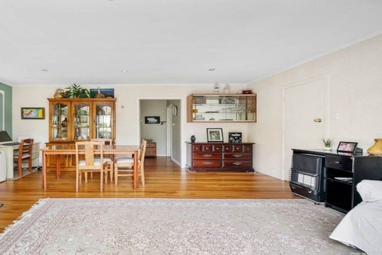 Photo of property in 2 Burlington Place, Manurewa, Auckland, 2102
