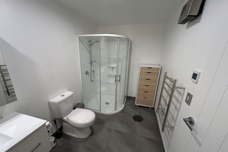 Photo of property in 6 Mataraki Place, Wanaka, 9305