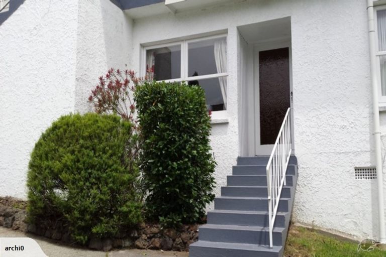 Photo of property in 5b Nea Place, Hillcrest, Auckland, 0627