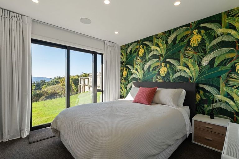 Photo of property in 49 Ashton Fitchett Drive, Brooklyn, Wellington, 6021