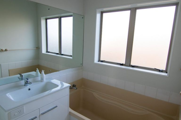 Photo of property in 2/195 Burswood Drive, Burswood, Auckland, 2013