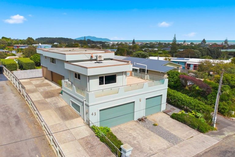 Photo of property in 43 Manuka Street, Otaki Beach, Otaki, 5512