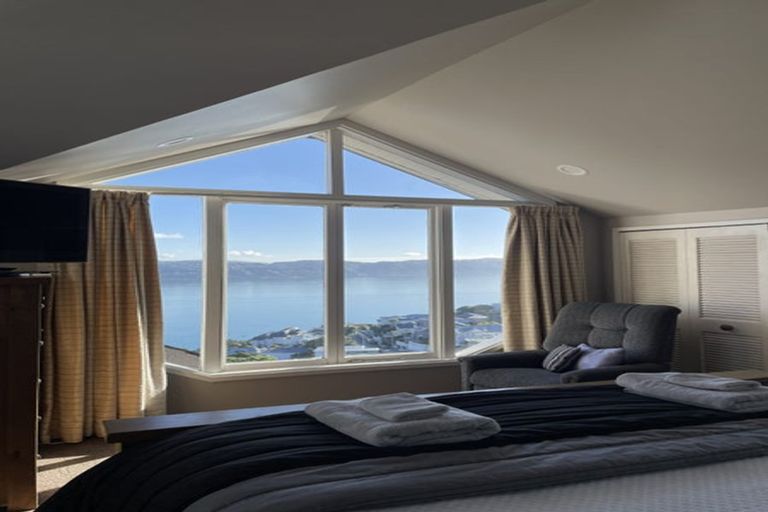 Photo of property in 17 Palliser Road, Roseneath, Wellington, 6011