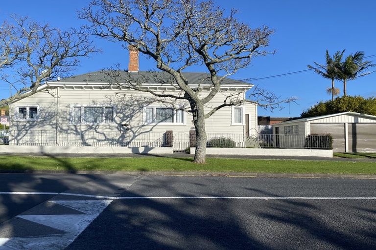 Photo of property in 195 Victoria Road, Devonport, Auckland, 0624