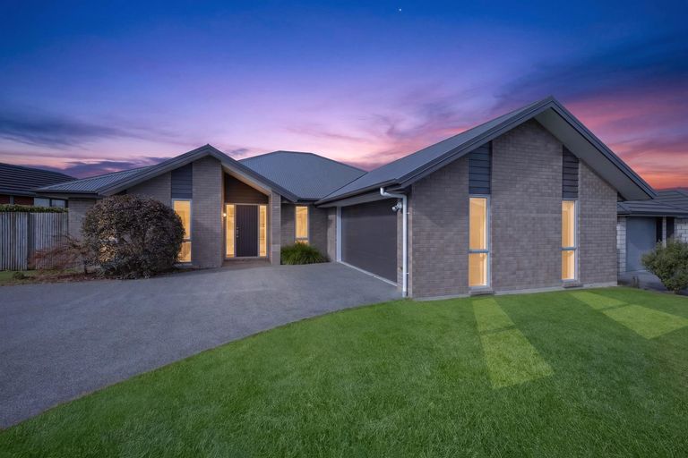 Photo of property in 132 Te Manatu Drive, Huntington, Hamilton, 3210