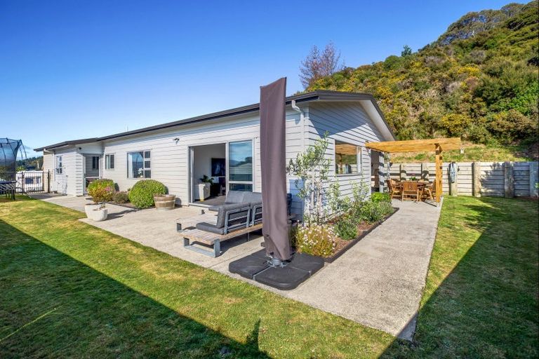 Photo of property in 14 Gennaker Lane, Whitby, Porirua, 5024