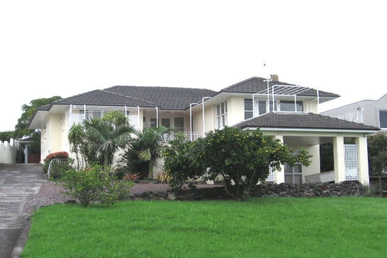 Photo of property in 2/3 Laings Road, Bucklands Beach, Auckland, 2012