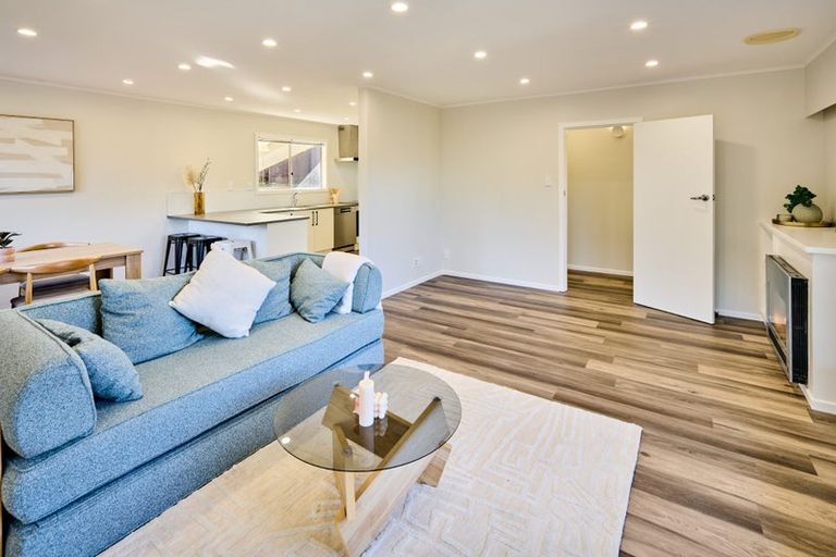 Photo of property in 18 Eastview Grove, Normandale, Lower Hutt, 5010