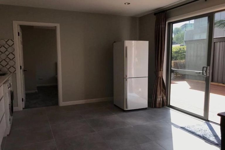 Photo of property in 7 Laings Road, Bucklands Beach, Auckland, 2012