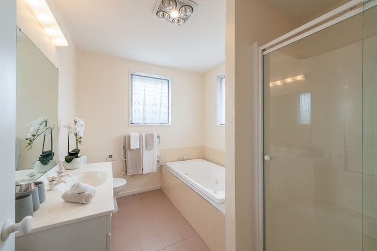 Photo of property in 122b Yaldhurst Road, Sockburn, Christchurch, 8042
