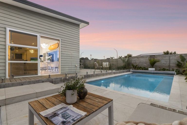 Photo of property in 25 Coutts Street, Papamoa Beach, Papamoa, 3118