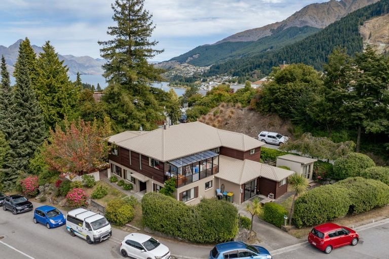 Photo of property in 1 Salmond Place, Queenstown, 9300