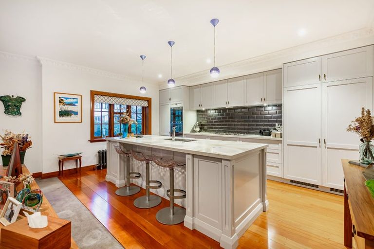 Photo of property in 2 Glen Road, Kelburn, Wellington, 6012