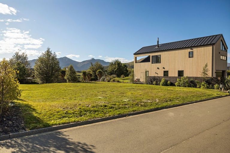 Photo of property in 38 Mcadam Drive, Jacks Point, Queenstown, 9371