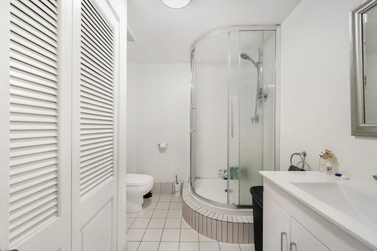 Photo of property in Mansfield Towers, 1 Grant Road, Thorndon, Wellington, 6011