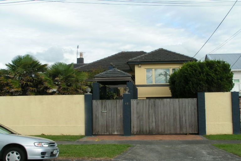 Photo of property in 2/18 Jutland Road, Hauraki, Auckland, 0622
