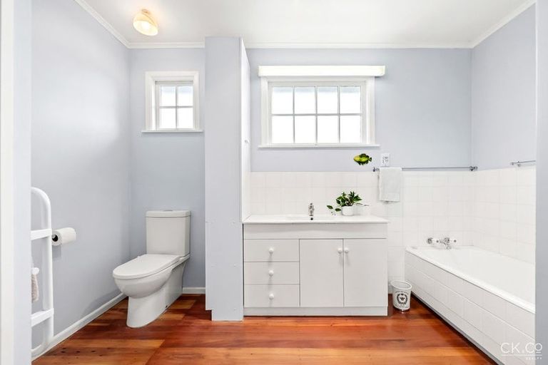 Photo of property in 17 Chilton Grove, Hutt Central, Lower Hutt, 5010