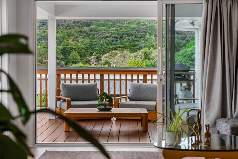 Photo of property in 37 Josh Road, Huapai, Kumeu, 0810