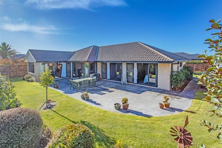 Photo of property in 15 Gilchrist Place, Kaiapoi, 7630