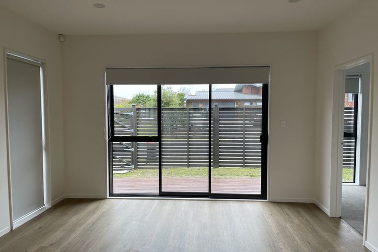 Photo of property in 2d Pinero Place, Bucklands Beach, Auckland, 2014