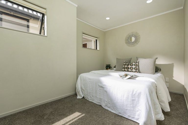 Photo of property in 33 Waipuia Place, Greenhithe, Auckland, 0632