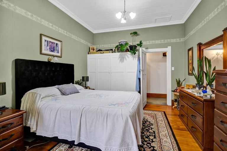 Photo of property in 237 South Road, Hawera, 4610