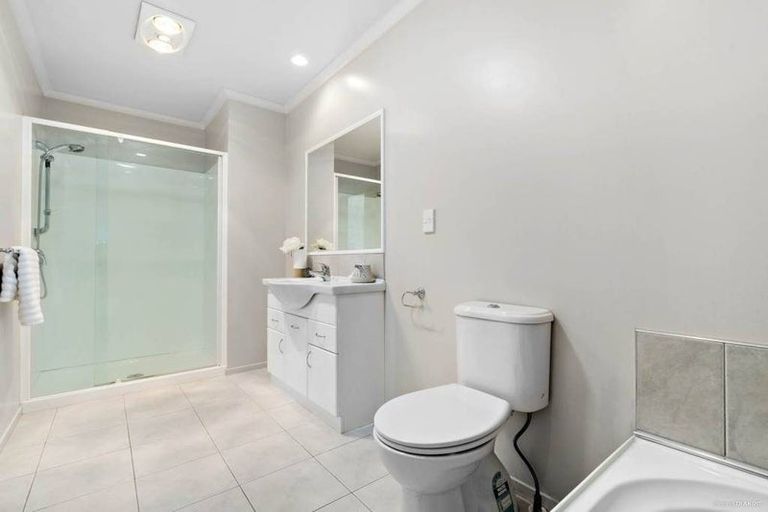 Photo of property in 14 Willow Camp Road, Takanini, 2112