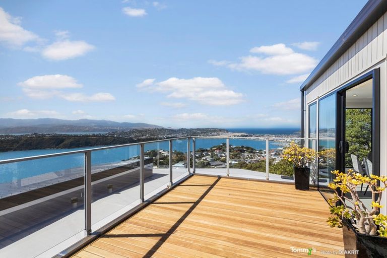 Photo of property in 25u2 Thane Road, Roseneath, Wellington, 6011