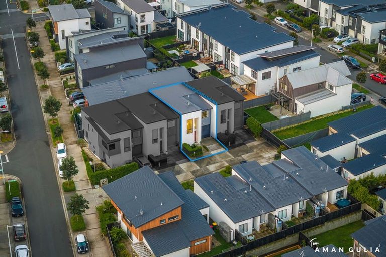 Photo of property in 4 Nohanga Lane, Hobsonville, Auckland, 0616