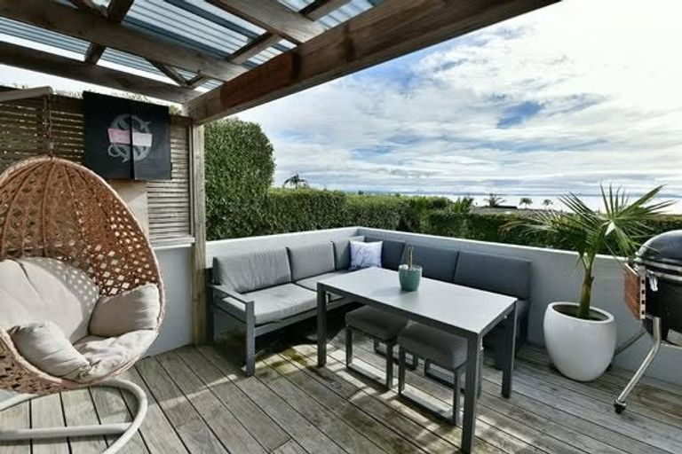 Photo of property in 2/1376 Whangaparaoa Road, Army Bay, Whangaparaoa, 0930